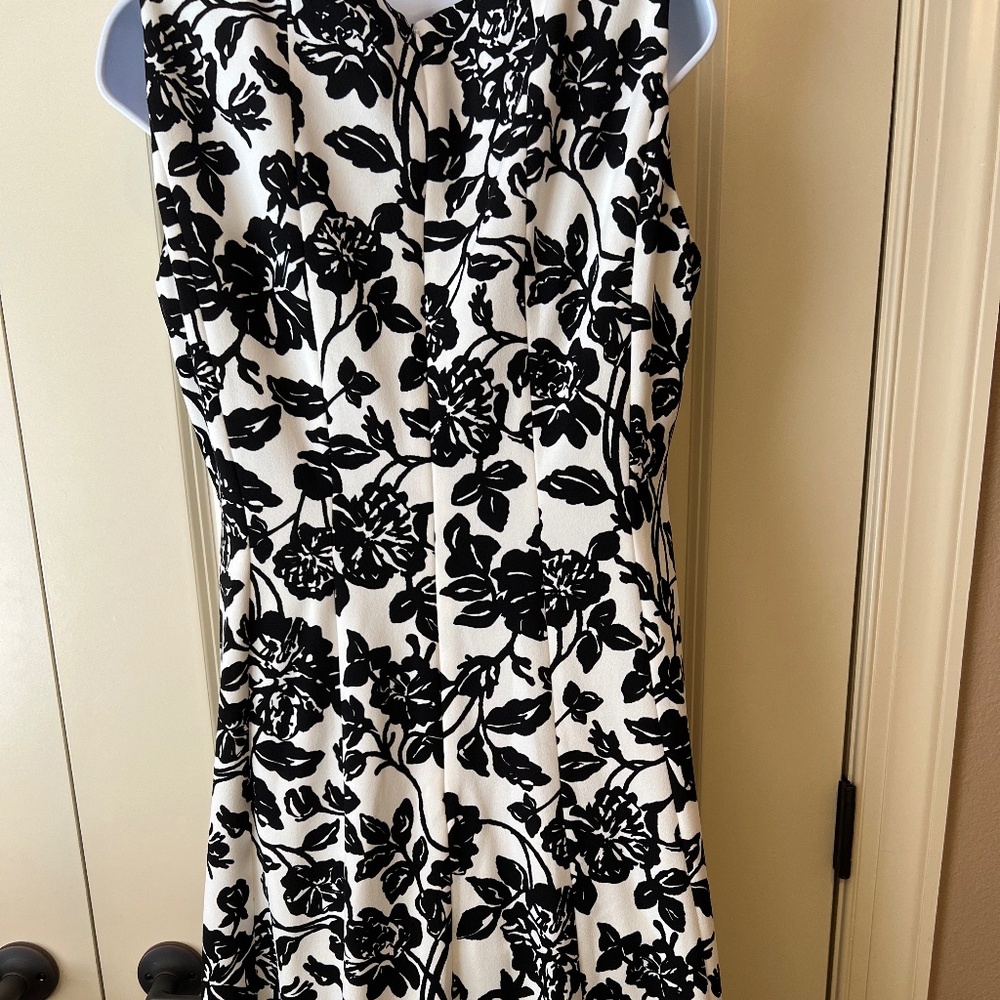Anne Klein Floral Print Dress size 8 NWT - Picture 3 of 11
